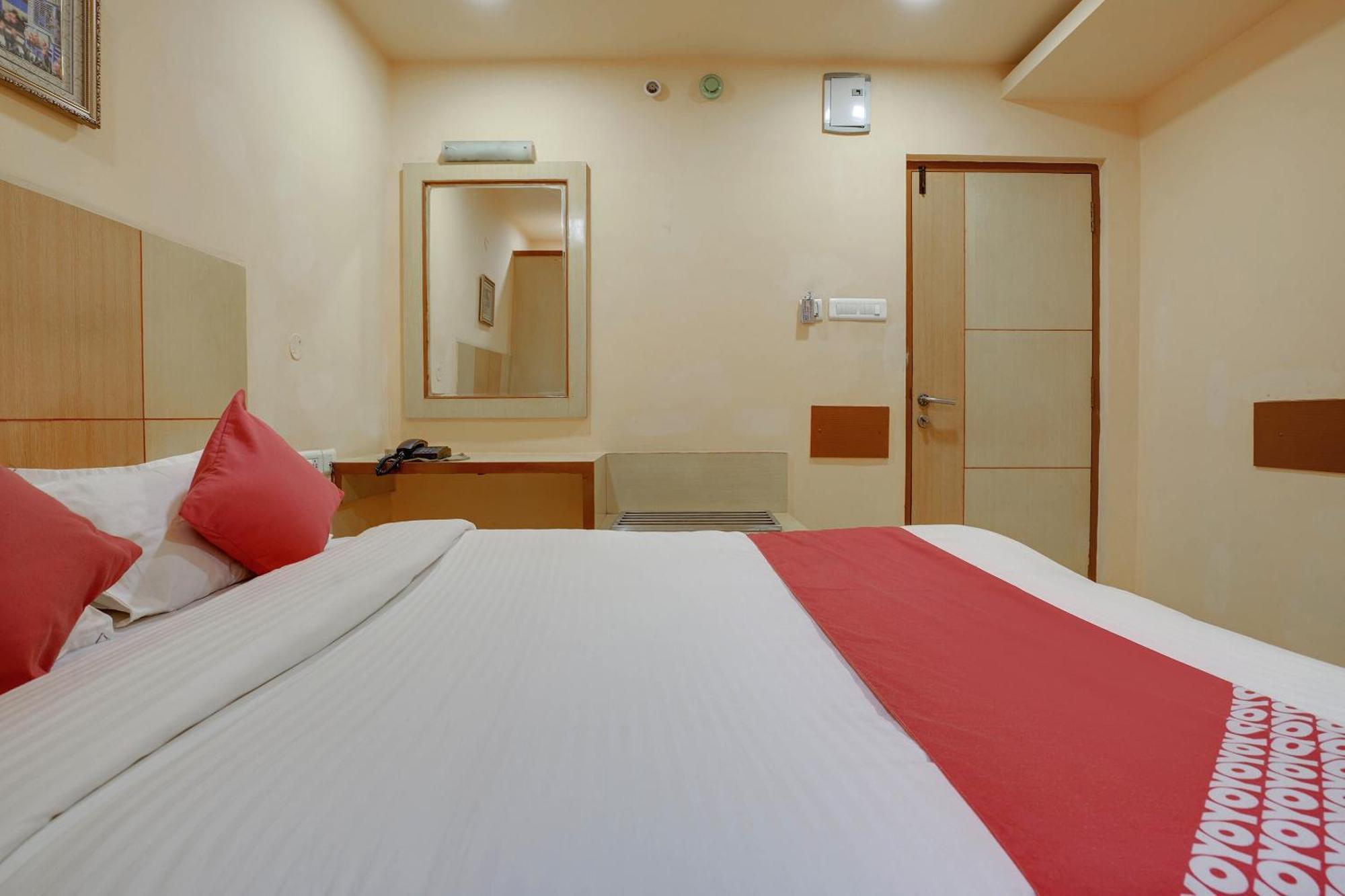 Hotel O Shanta Residency Lodge Sururnagar Extérieur photo
